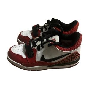 Jordan Kids Low-Top Sneakers in White, Red and Black